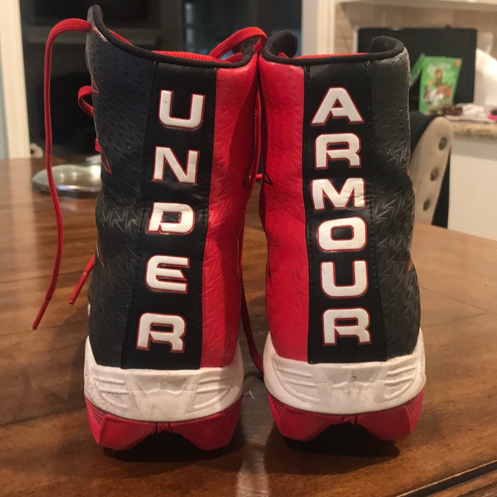 Kids football cleats